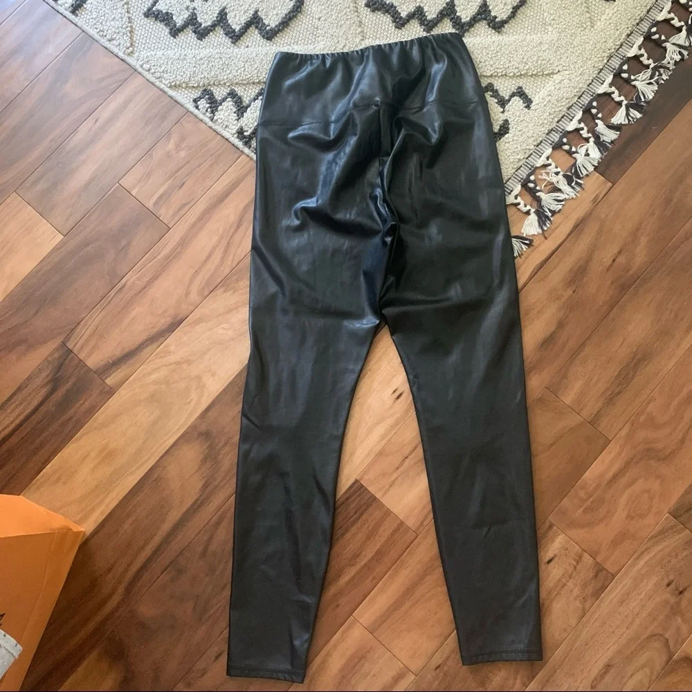 Aritzia Wilfred Free Daria Faux Leather Legging Pant - Picture 3 of 11